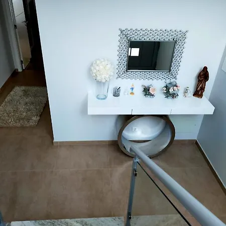 Miranda House شقة نازاريه
