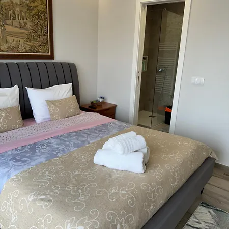 Miranda House * נאזרה