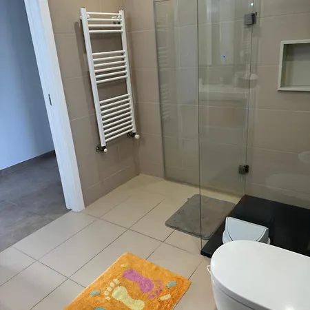 דירה Miranda House